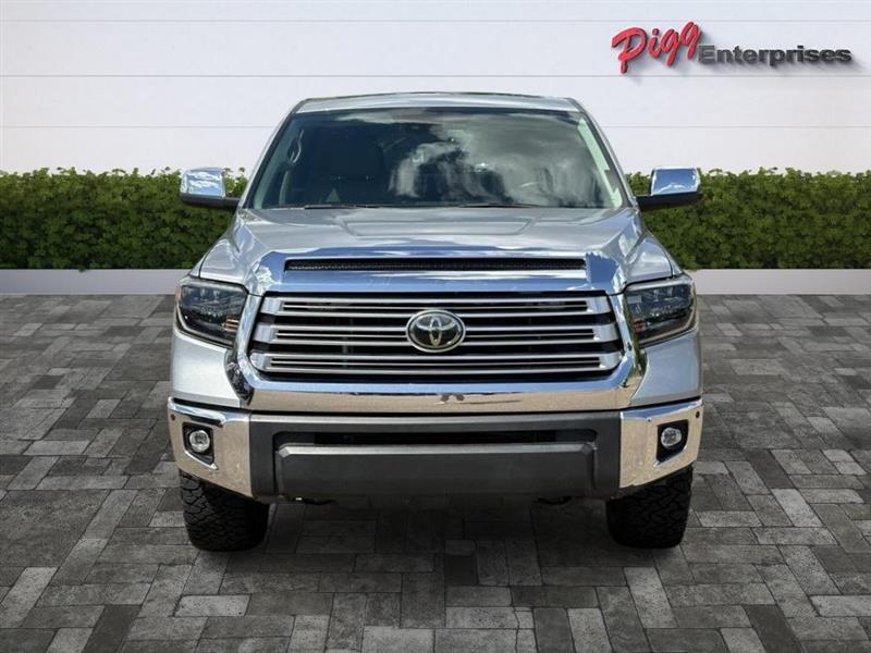 Toyota Tundra  2021