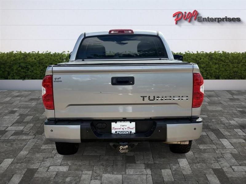 Toyota Tundra  2021