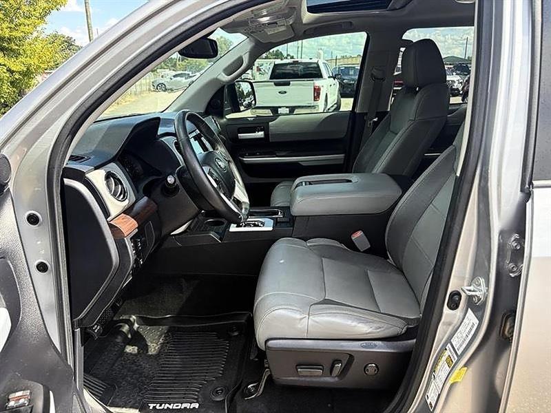 Toyota Tundra  2021