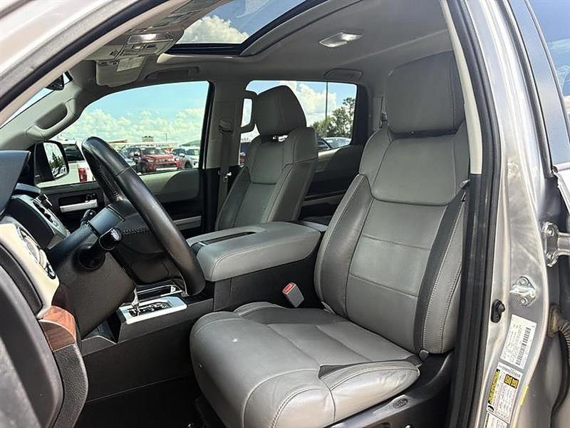 Toyota Tundra  2021