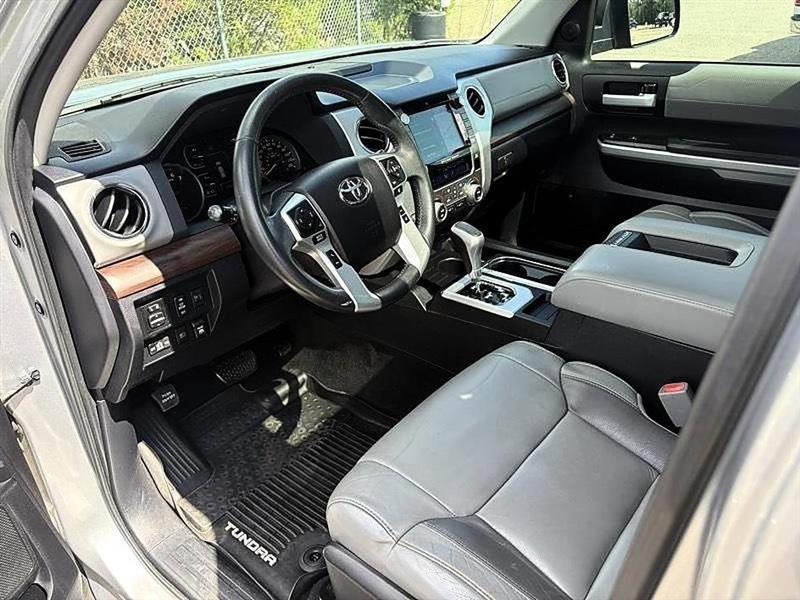Toyota Tundra  2021