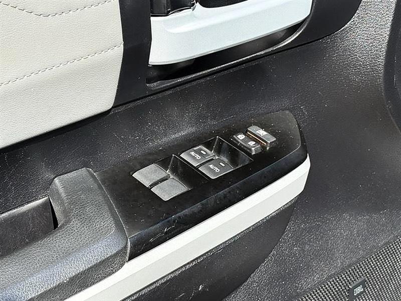Toyota Tundra  2021