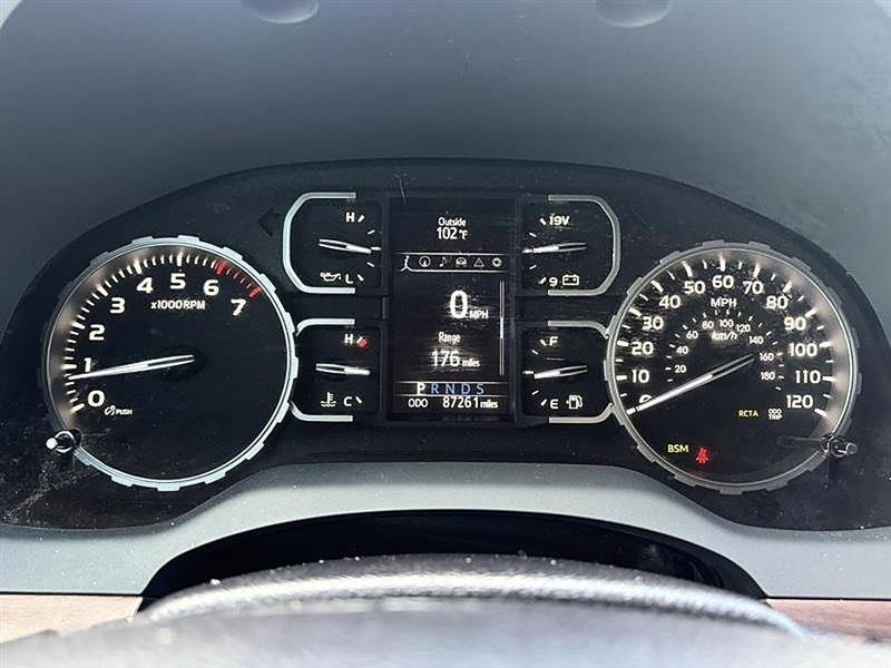 Toyota Tundra  2021
