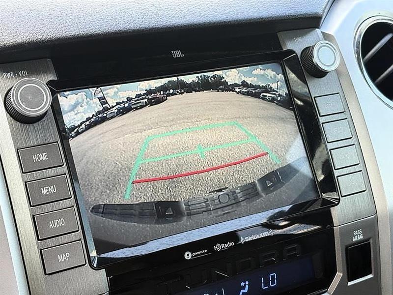 Toyota Tundra  2021