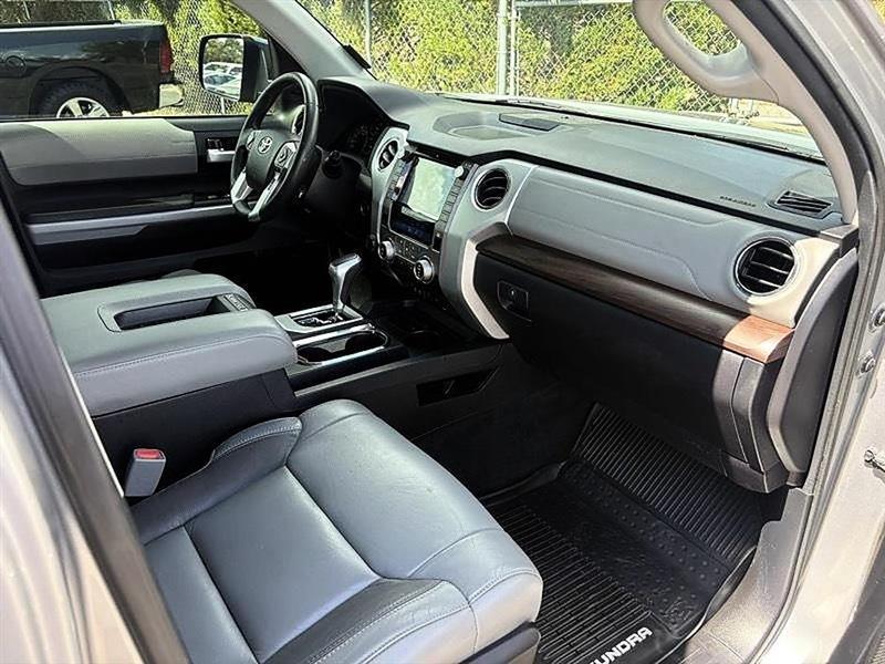 Toyota Tundra  2021