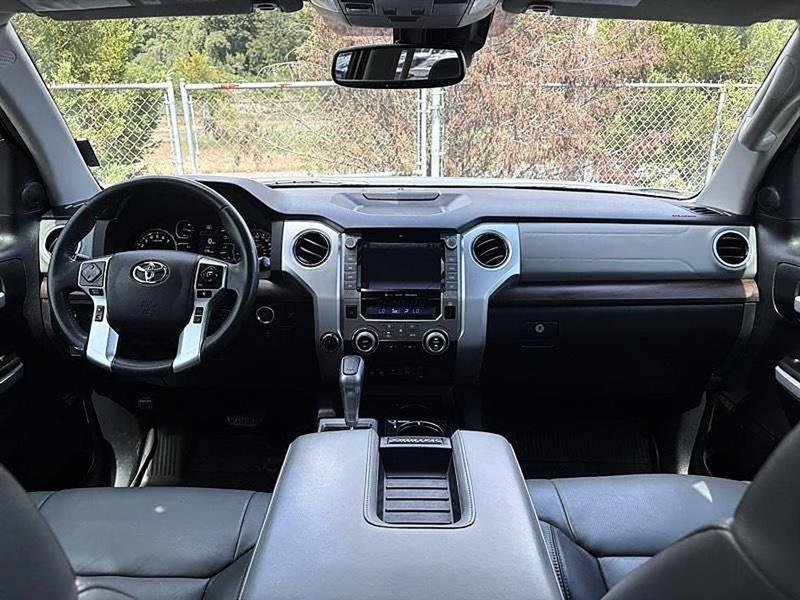 Toyota Tundra  2021