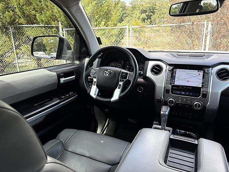 Toyota Tundra  2021