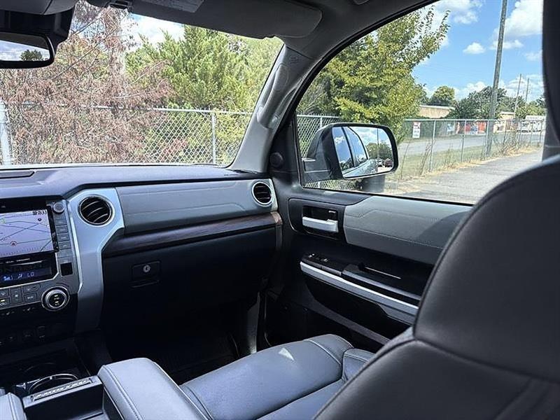Toyota Tundra  2021