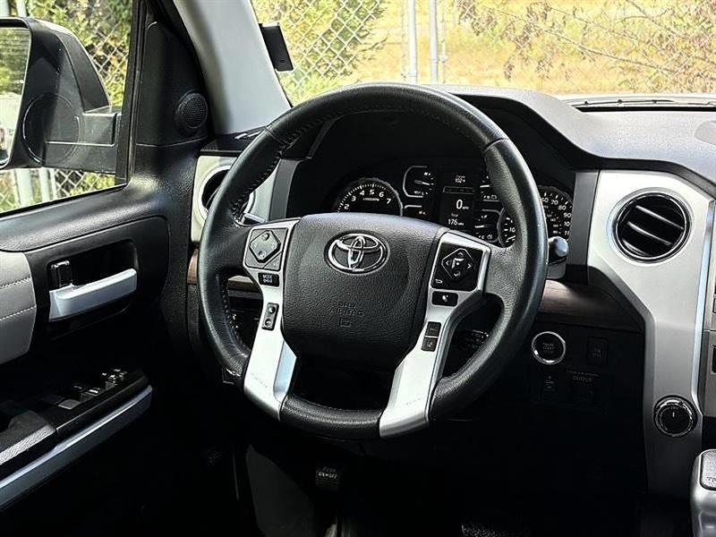Toyota Tundra  2021