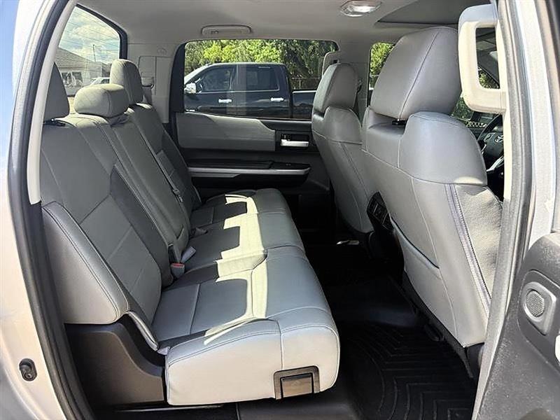 Toyota Tundra  2021