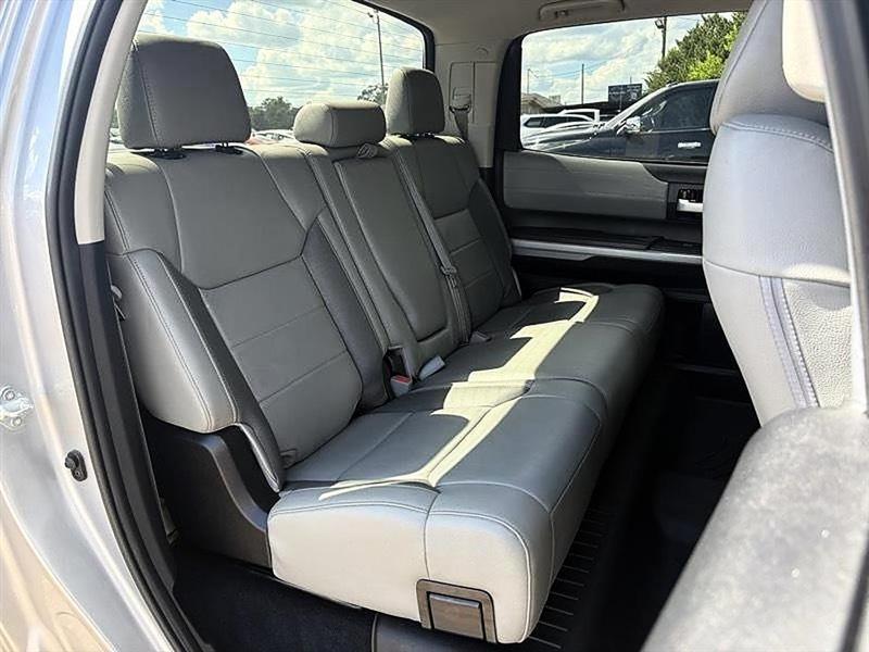 Toyota Tundra  2021