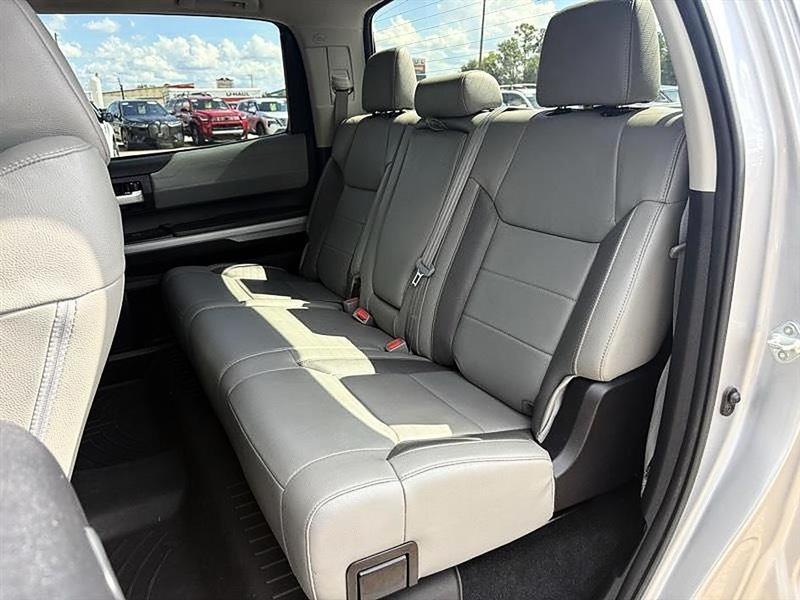 Toyota Tundra  2021