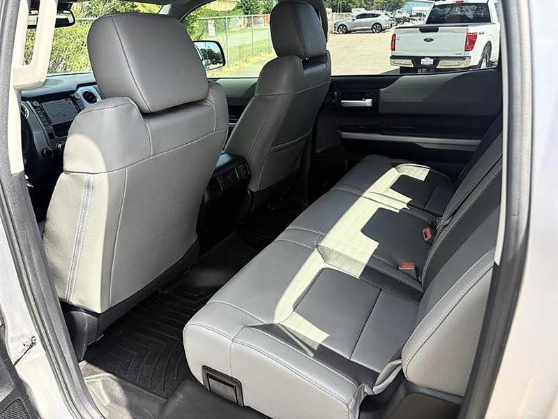 Toyota Tundra  2021