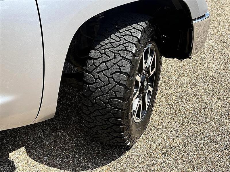 Toyota Tundra  2021