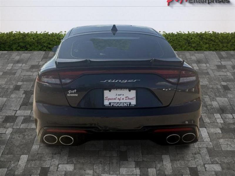 Kia Stinger  2022