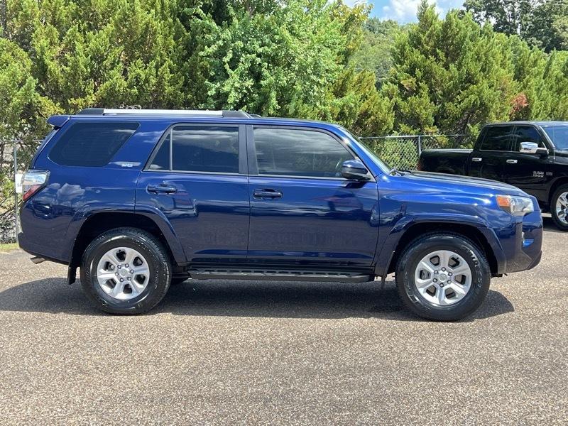 Toyota 4Runner SR5 2WD 2022