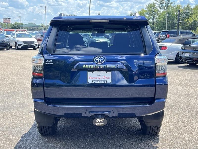 Toyota 4Runner SR5 2WD 2022