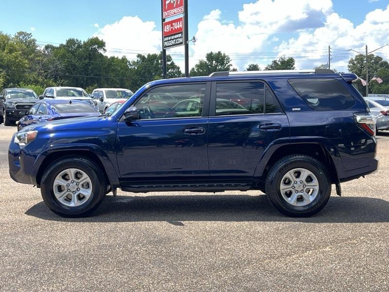Toyota 4Runner SR5 2WD 2022