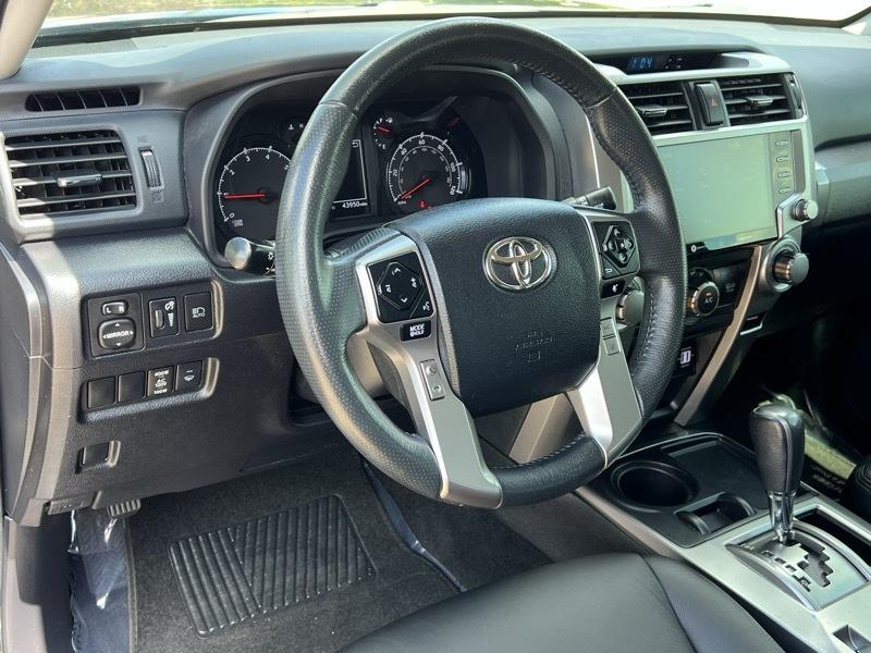 Toyota 4Runner SR5 2WD 2022
