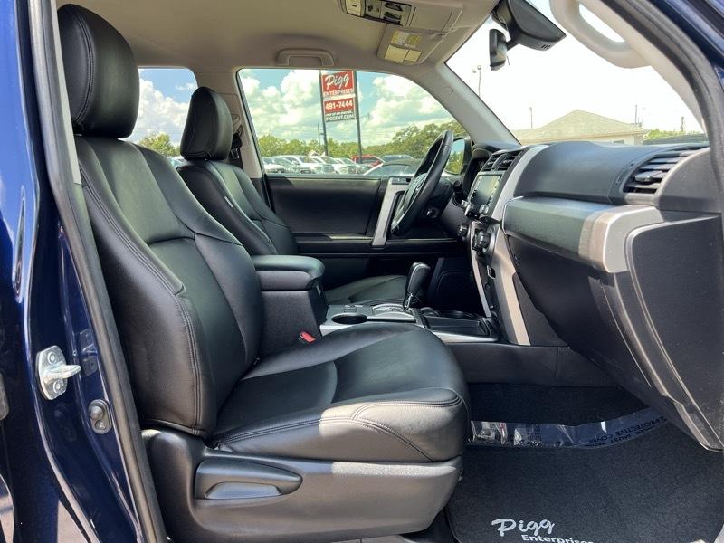Toyota 4Runner SR5 2WD 2022