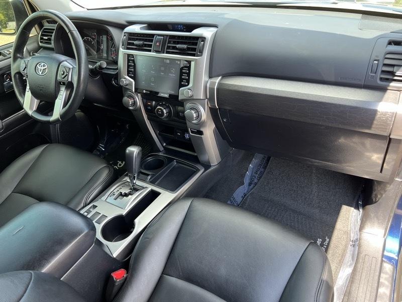 Toyota 4Runner SR5 2WD 2022