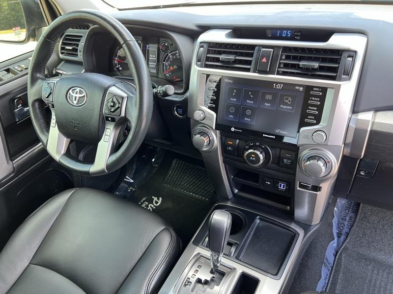 Toyota 4Runner SR5 2WD 2022