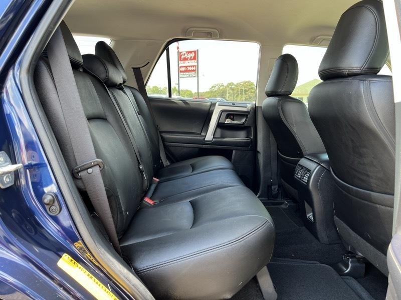 Toyota 4Runner SR5 2WD 2022