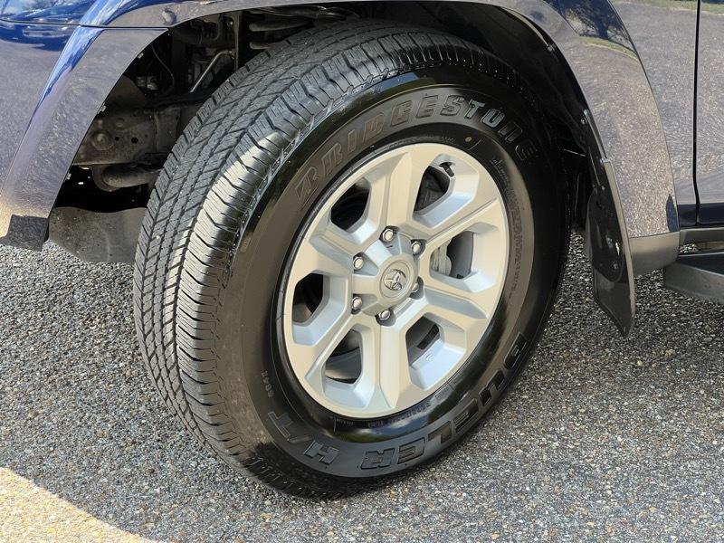Toyota 4Runner SR5 2WD 2022