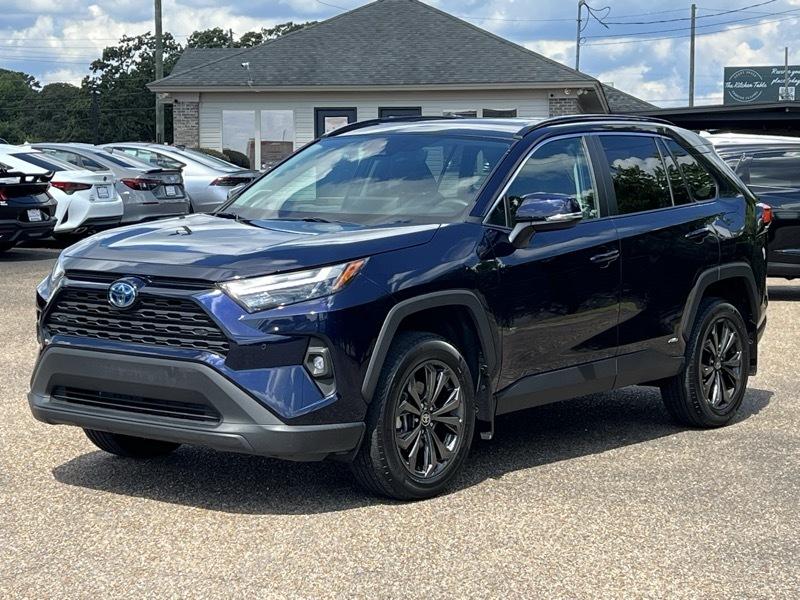Toyota RAV4 XLE Premium AWD 2024