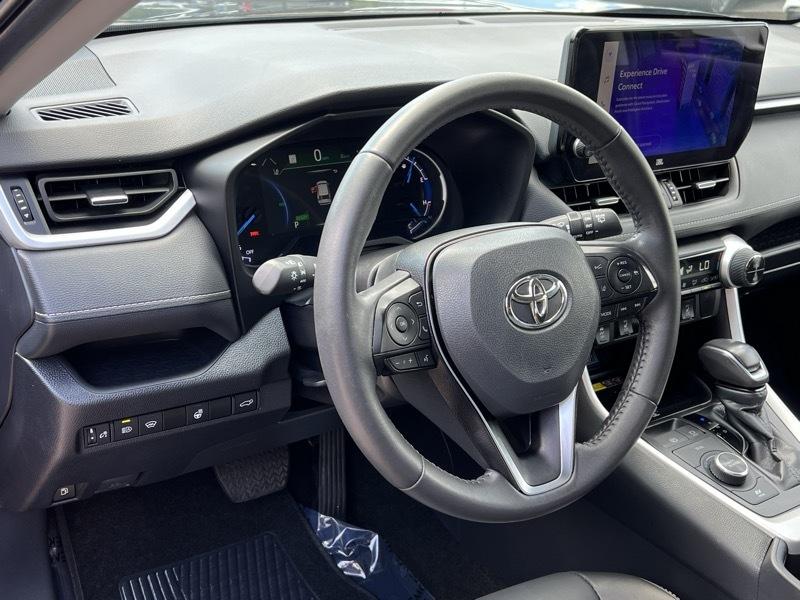 Toyota RAV4 XLE Premium AWD 2024