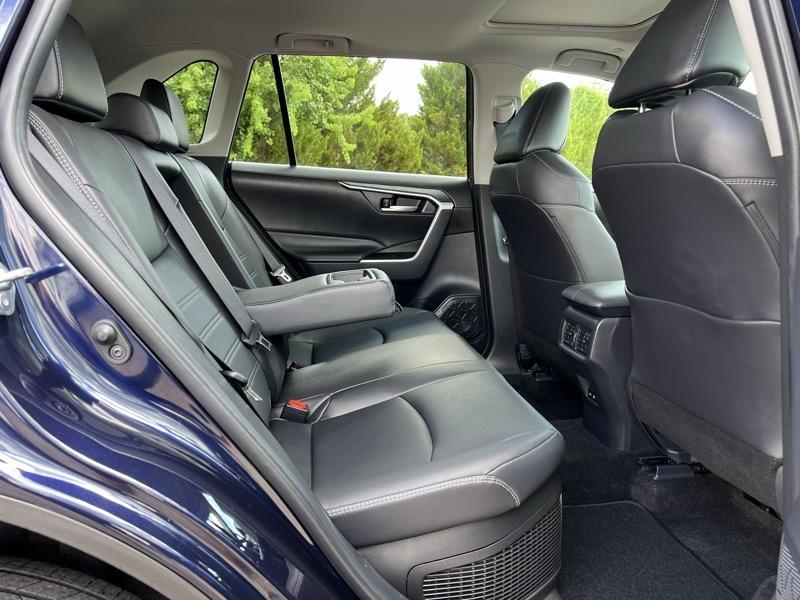 Toyota RAV4 XLE Premium AWD 2024