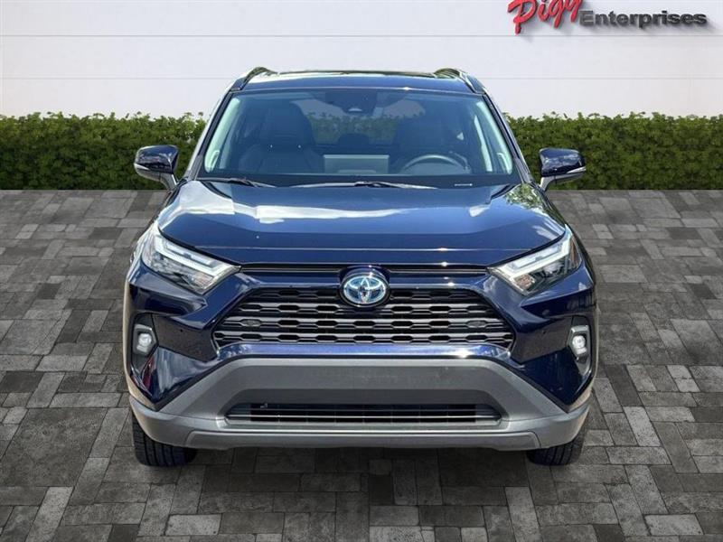 Toyota RAV4  2024