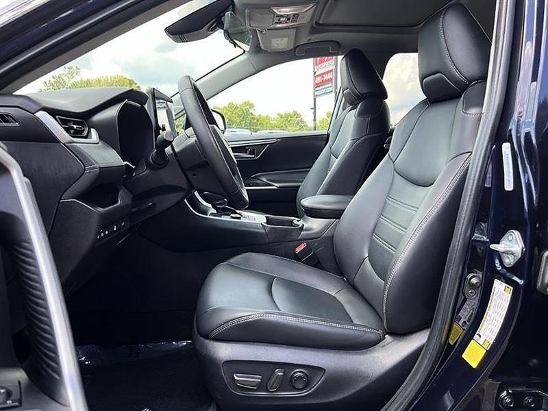 Toyota RAV4  2024