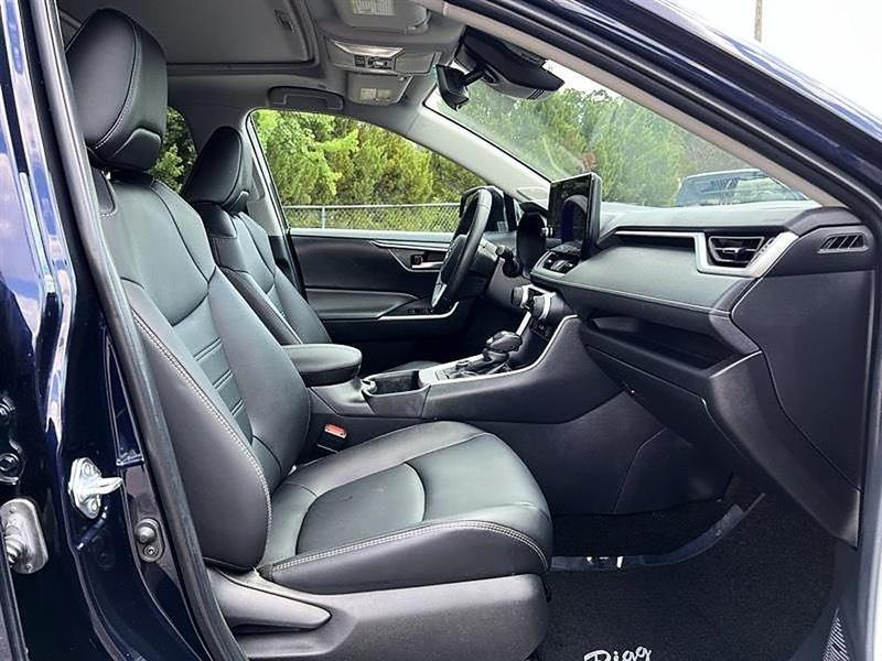 Toyota RAV4  2024
