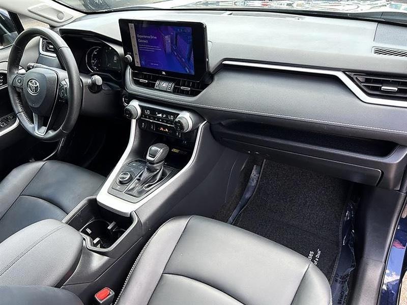 Toyota RAV4  2024