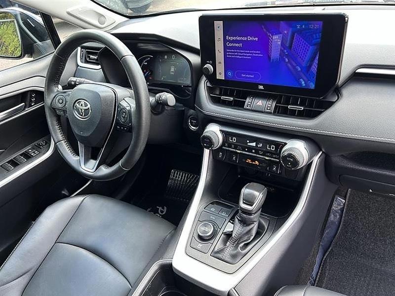 Toyota RAV4  2024