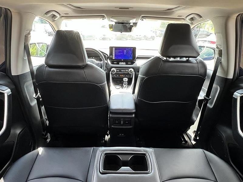 Toyota RAV4  2024