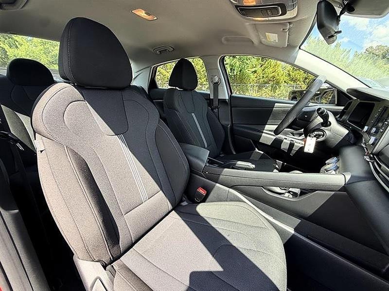 2026 Hyundai Elantra SE - Photo 19