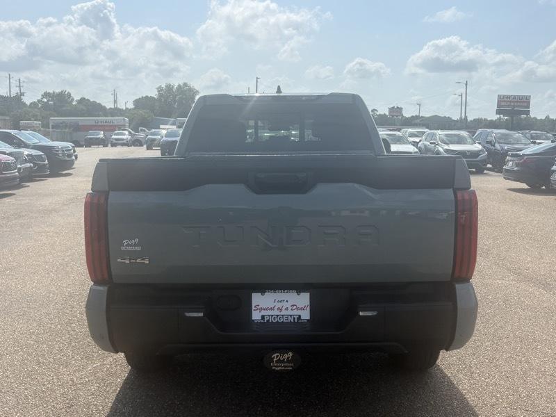 Toyota Tundra  2024