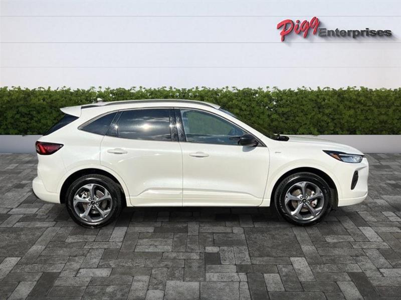 Ford Escape  2023