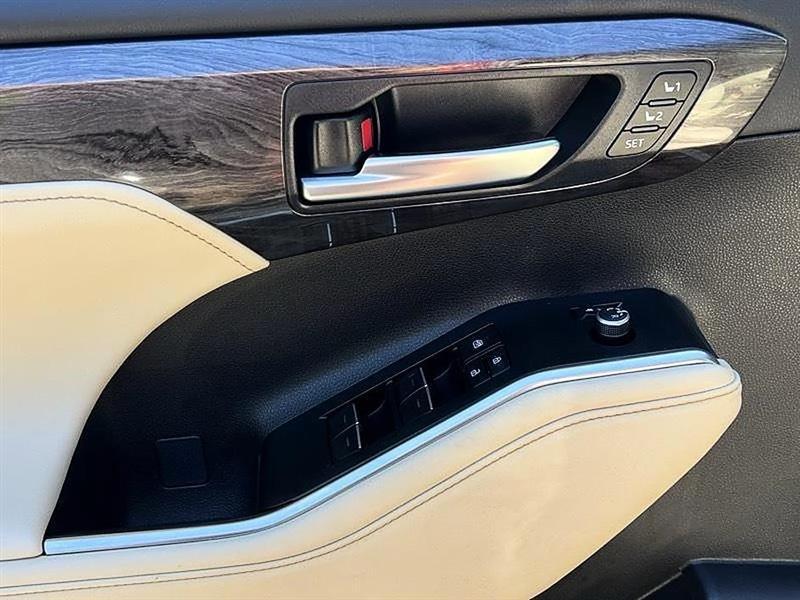 Toyota Highlander  2025
