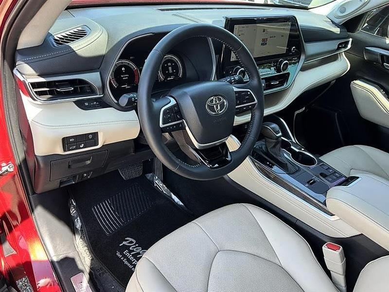Toyota Highlander  2025