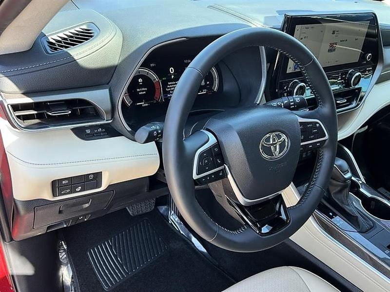 Toyota Highlander  2025