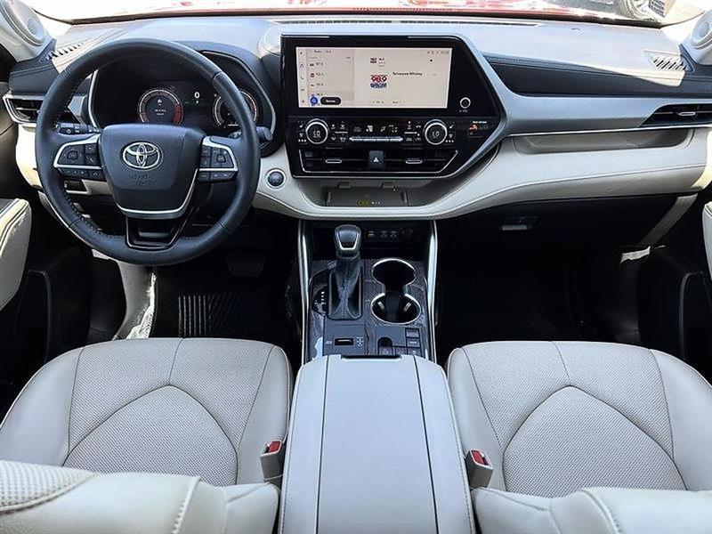 Toyota Highlander  2025