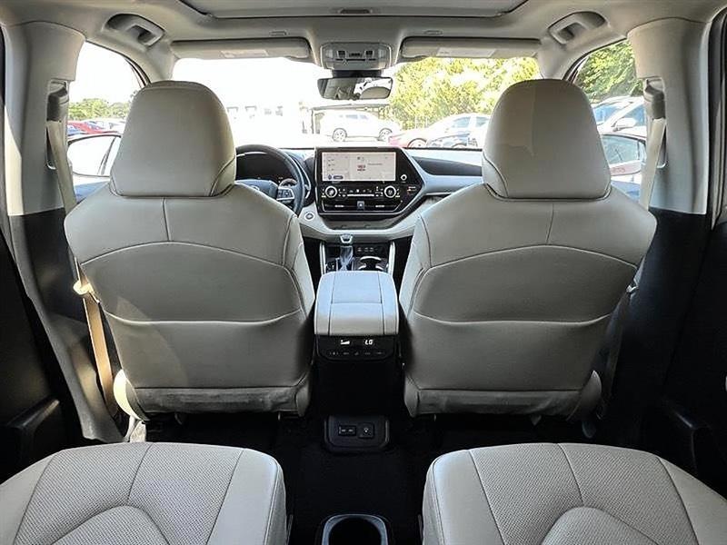 Toyota Highlander  2025