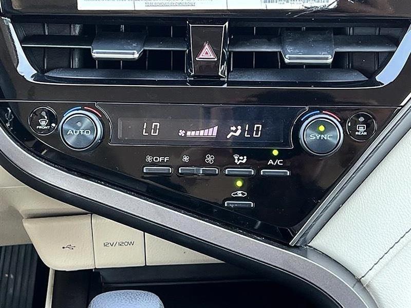 Toyota Camry  2024