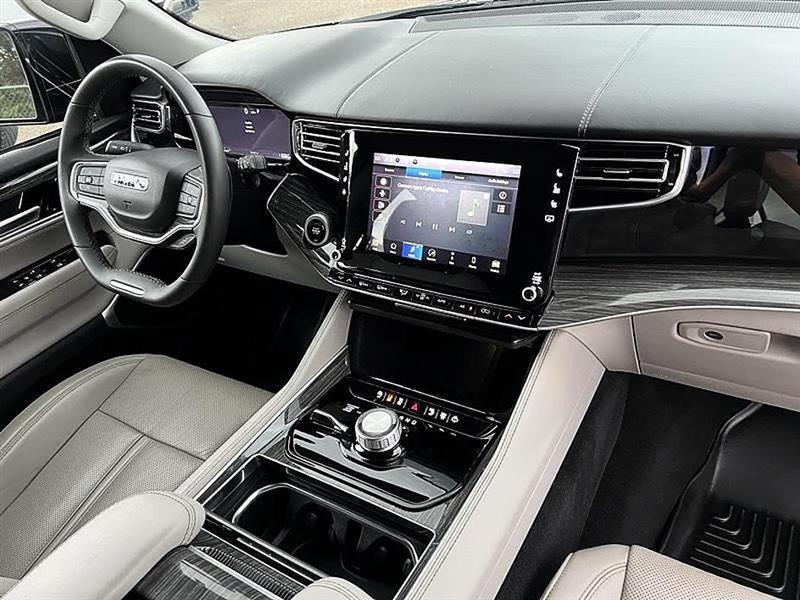 Jeep Wagoneer  2022