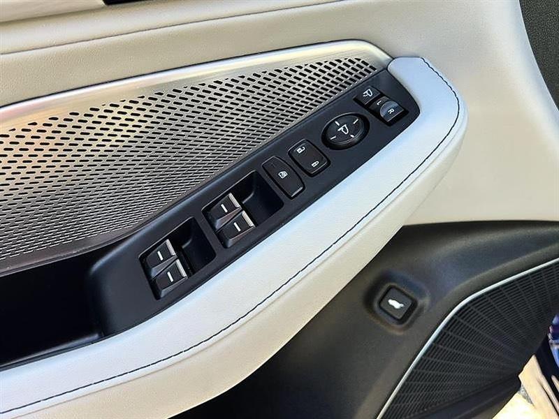 Acura MDX  2023