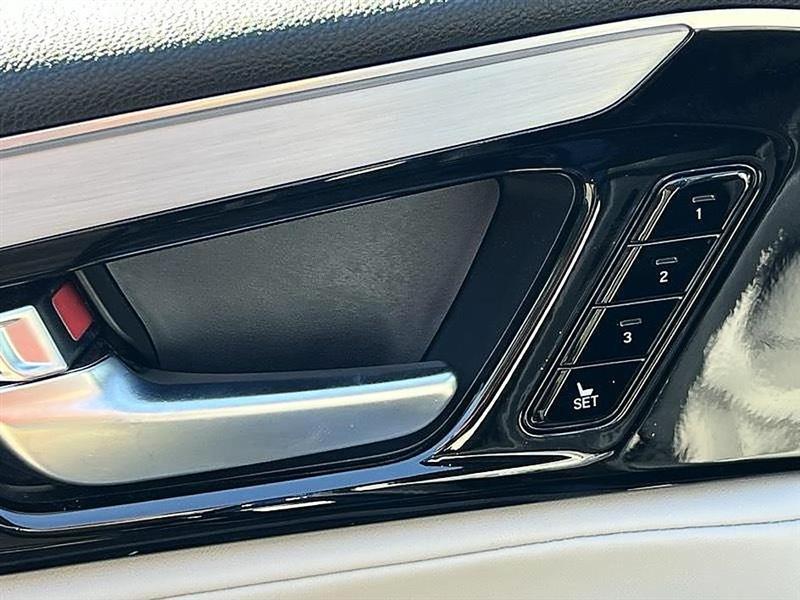 Acura MDX  2023