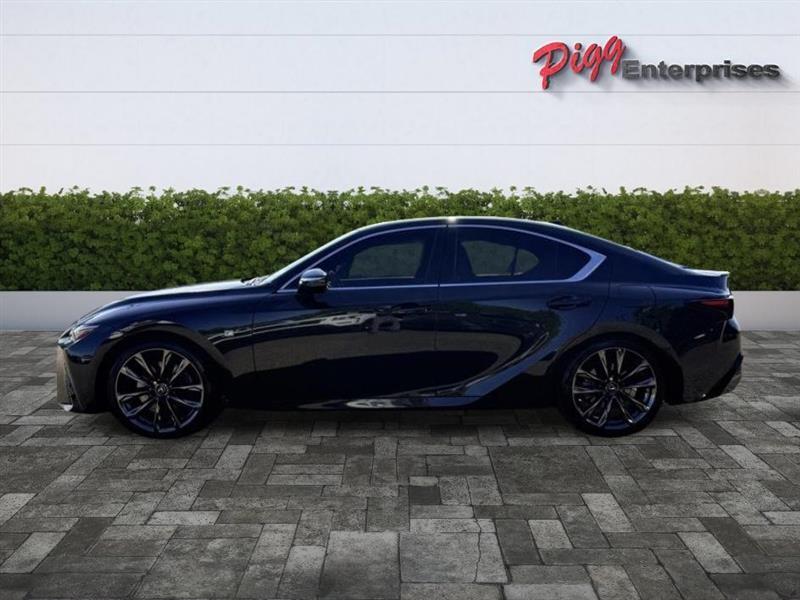 Lexus IS  2023